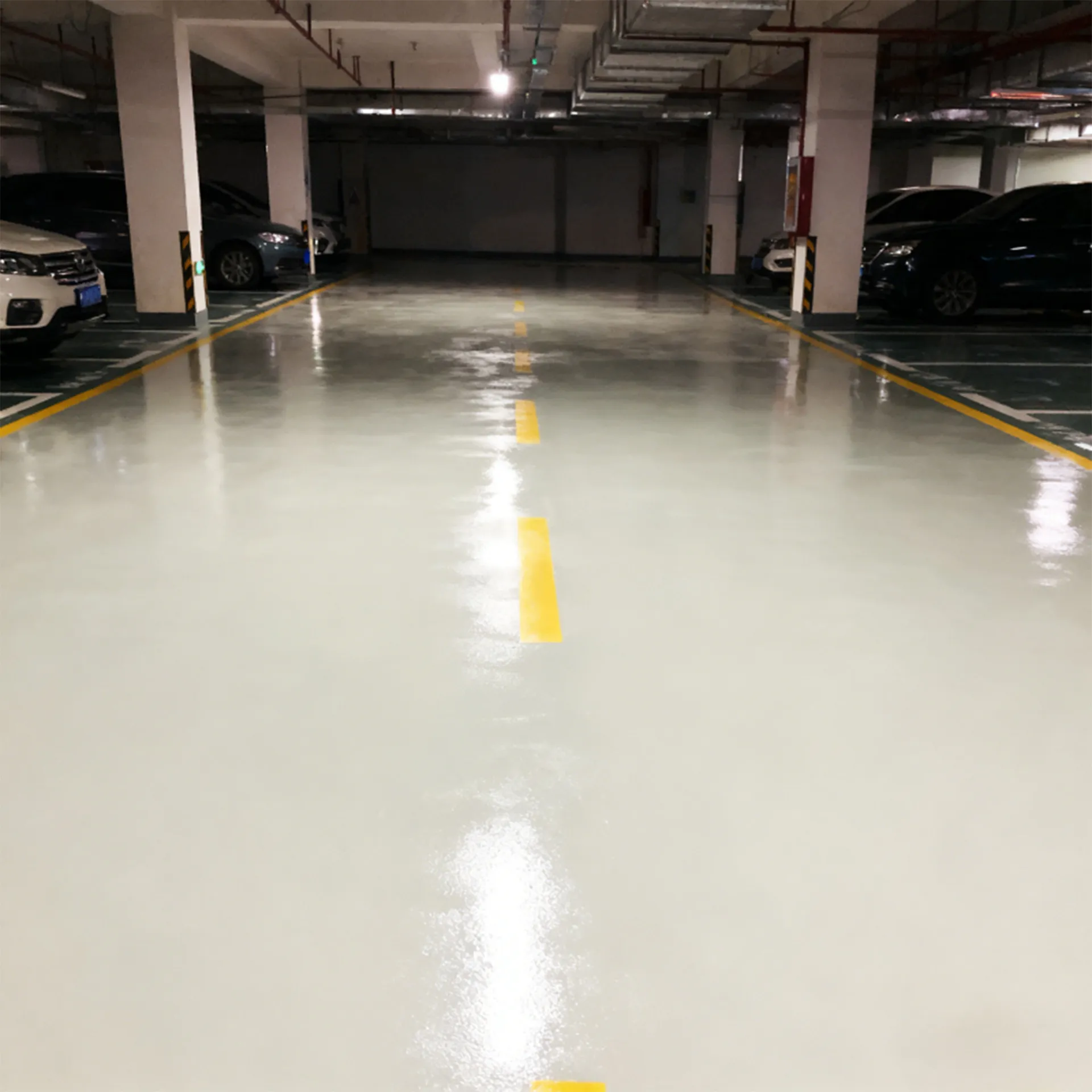 Водная двухкомпонентная эпоксидная краска для пола-xq8